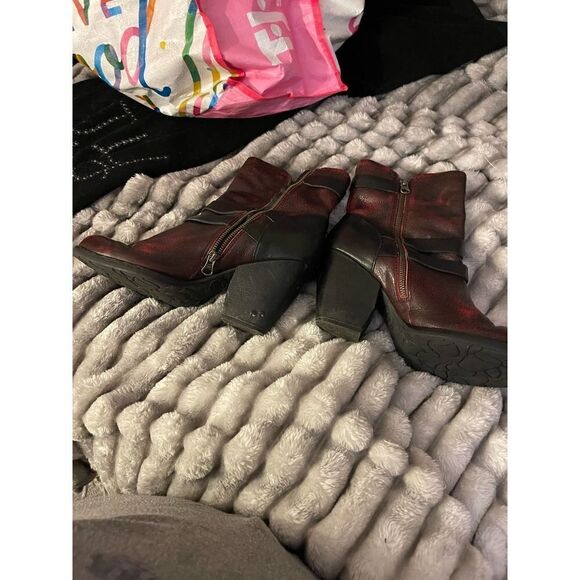 9.5 kork ease triple belted ankle boots/booties red leather italian - Picture 6 of 12